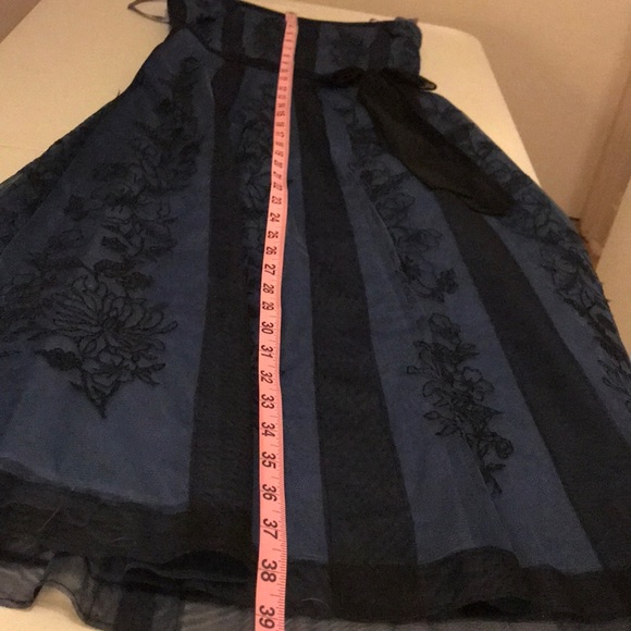 BCBG MAX ARZIA - Picture 8 of 8